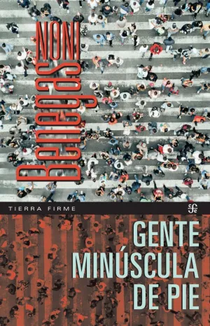 GENTE MINÚSCULA DE PIE